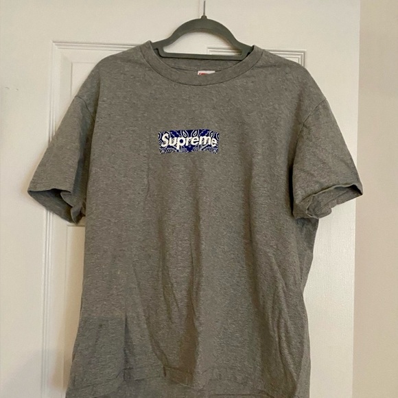 SUPREME Heather Grey T-Shirt Blue & White Bandana Box Logo Size Large - Picture 1 of 4